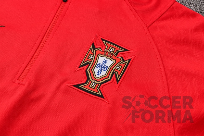 Тренировочный костюм сборной Португалии 2021 красный