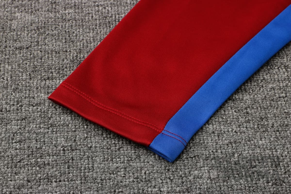 Спортивный костюм Барселона 2022 с капюшоном красный