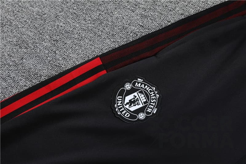 Детский тренировочный костюм Манчестер Юнайтед 2022 черный