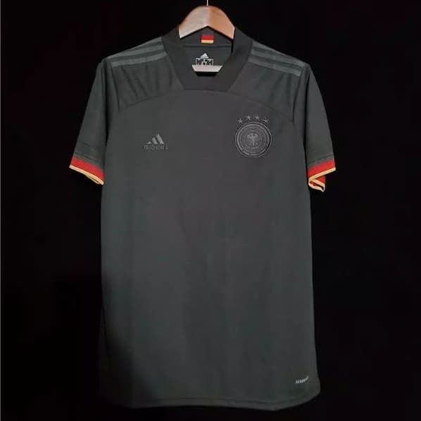 Гостевая футболка сборной Германии 2021