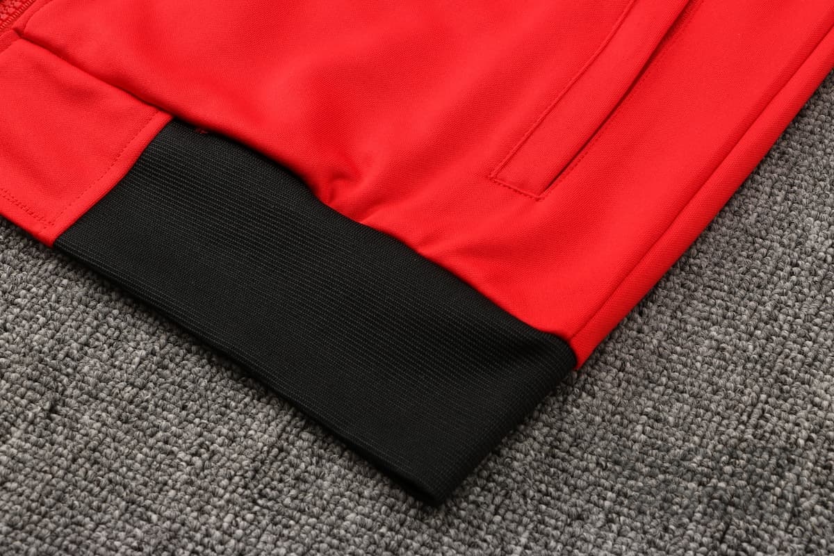 Парадный костюм Манчестер Юнайтед 2022 красно-черный