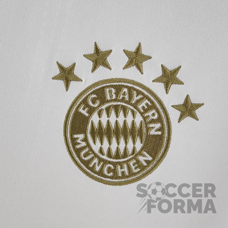 Гостевая футболка Бавария Мюнхен с нашивками 2022-2023 - вид 2