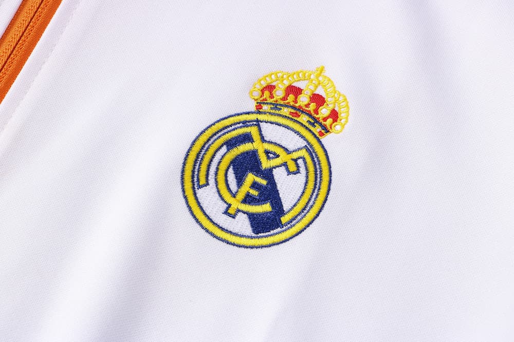 Спортивный костюм Реал Мадрид 2022 белый