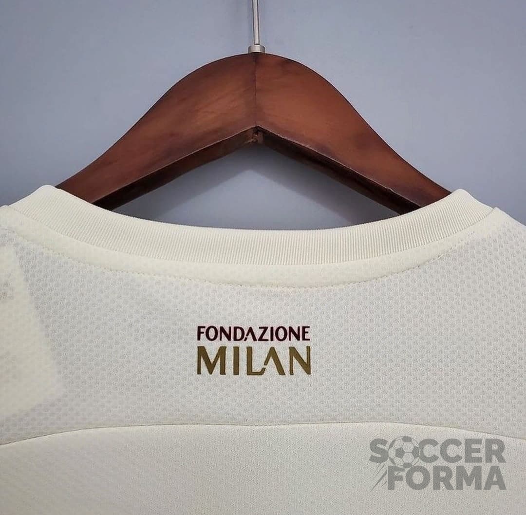 Гостевая футболка Милан 2021-2022