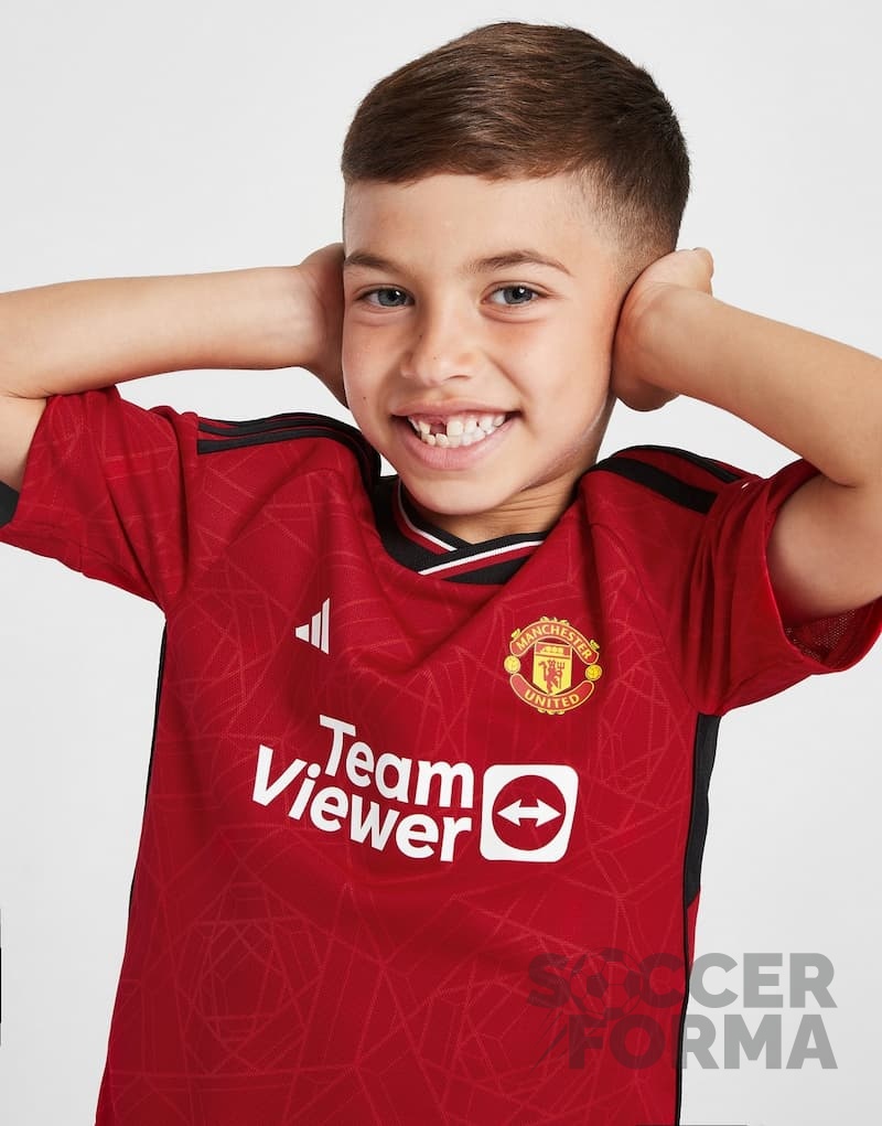 Детская форма Манчестер Юнайтед 2023-2024 с гетрами - вид 2