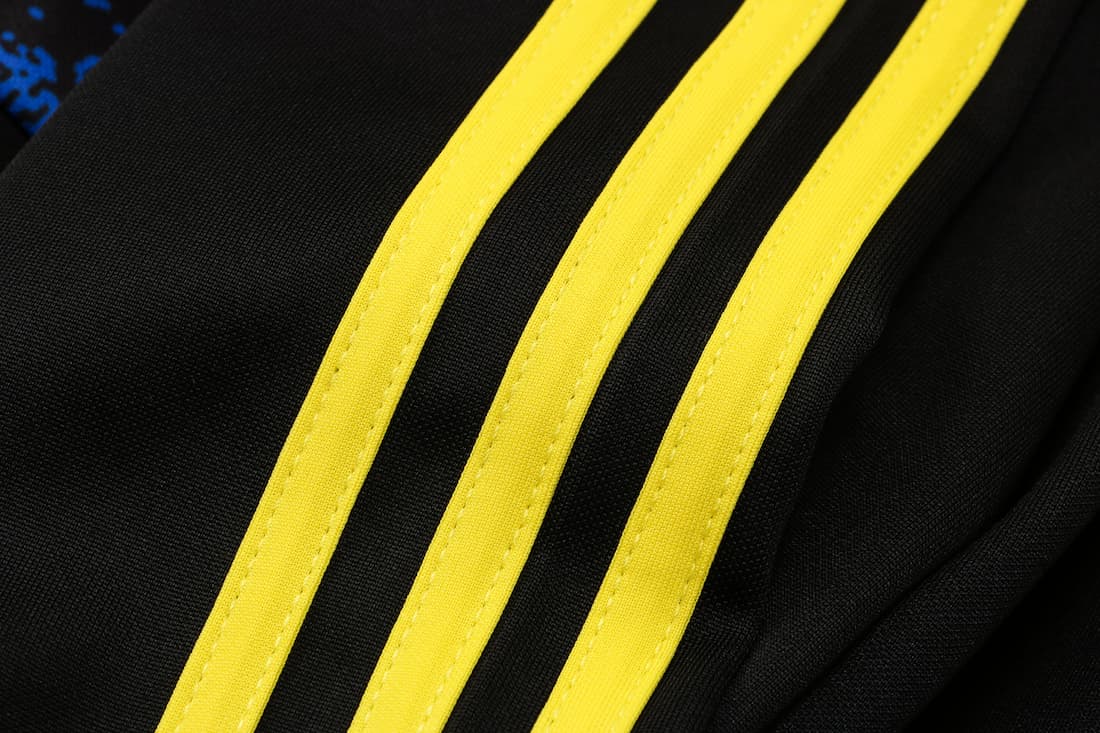 Парадный костюм Манчестер Юнайтед 2022 черно-желтый