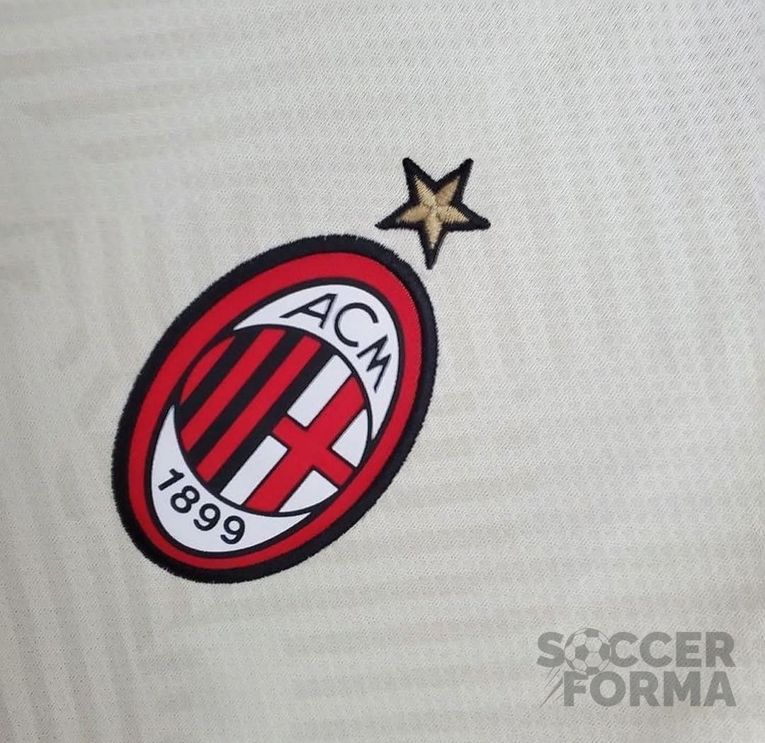 Гостевая футболка Милан 2021-2022