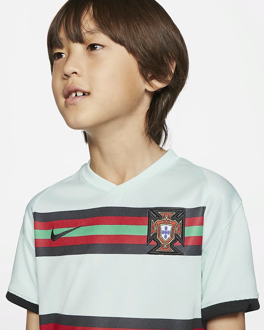 Детская гостевая форма сборной Португалии 2021
