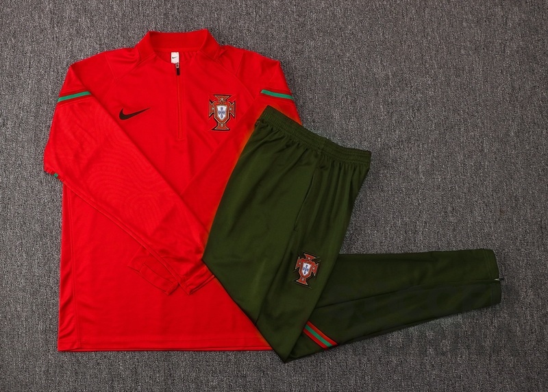 Тренировочный костюм сборной Португалии 2021 красный - вид 3