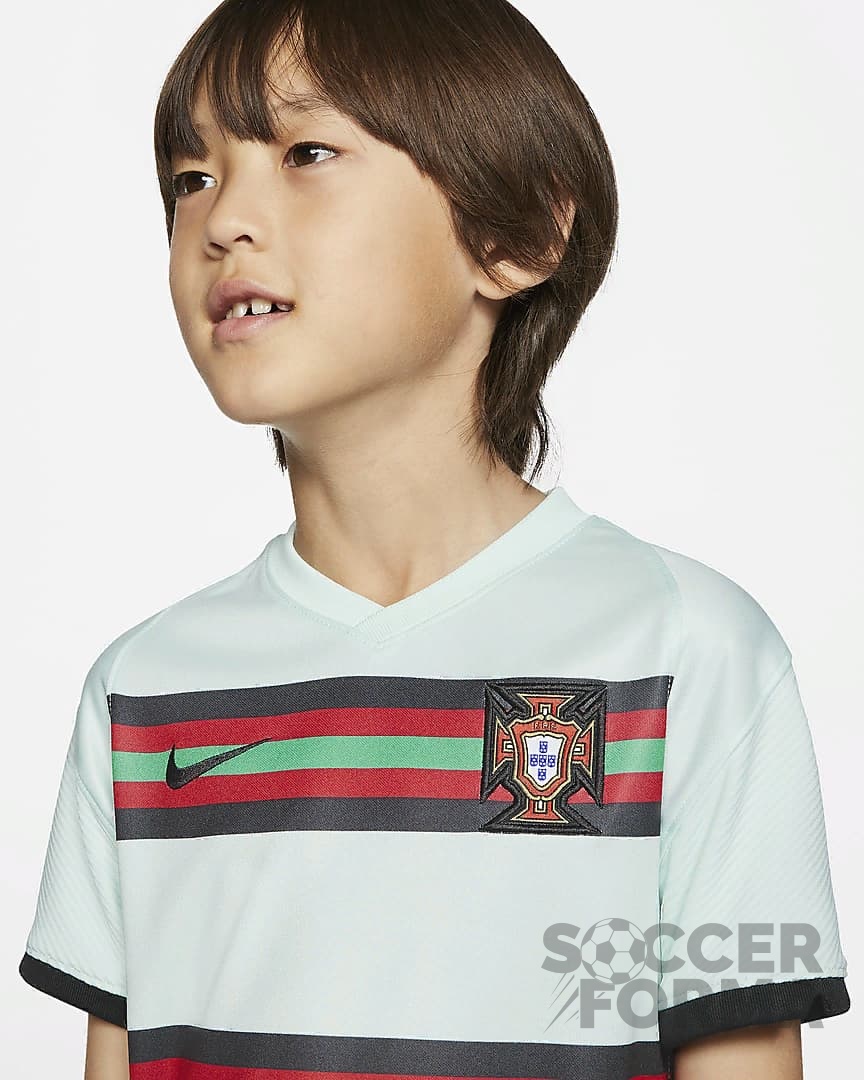 Детская гостевая форма сборной Португалии 2021 - вид  2