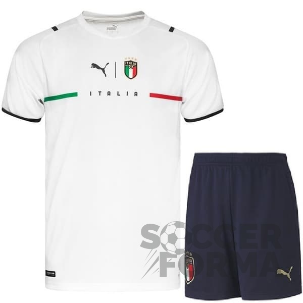 Гостевая форма сборной Италии 2021-2022