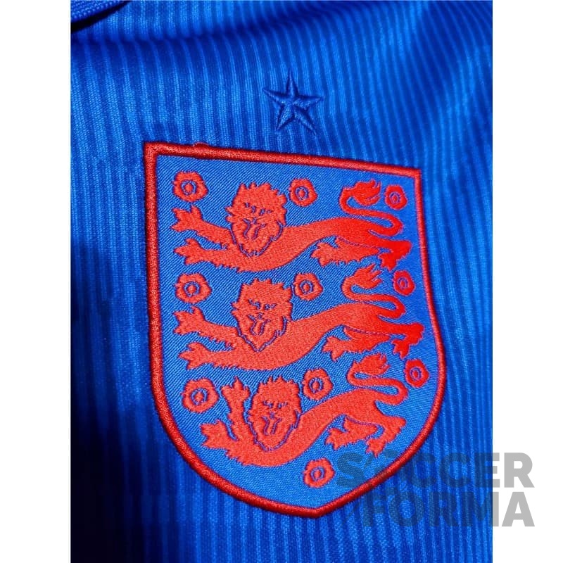 Гостевая футболка сборной Англии 2021